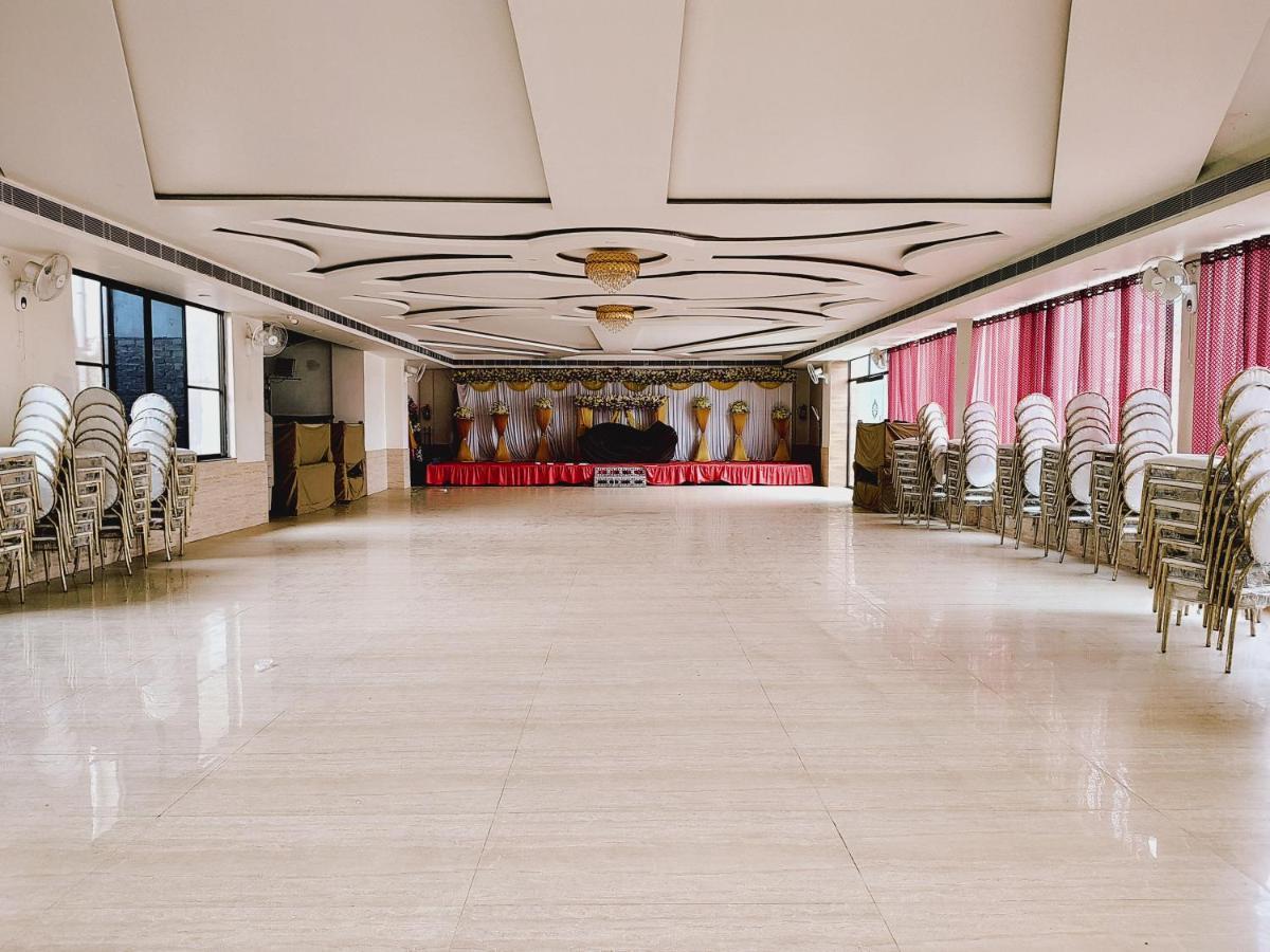 Elegance Hotel And Banquet Ayodhya Zewnętrze zdjęcie