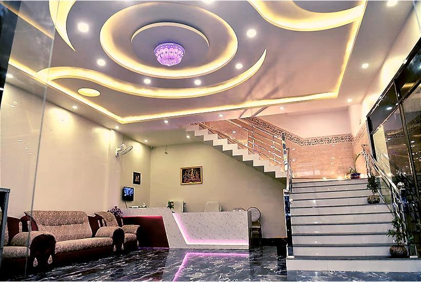 Elegance Hotel And Banquet Ayodhya Zewnętrze zdjęcie