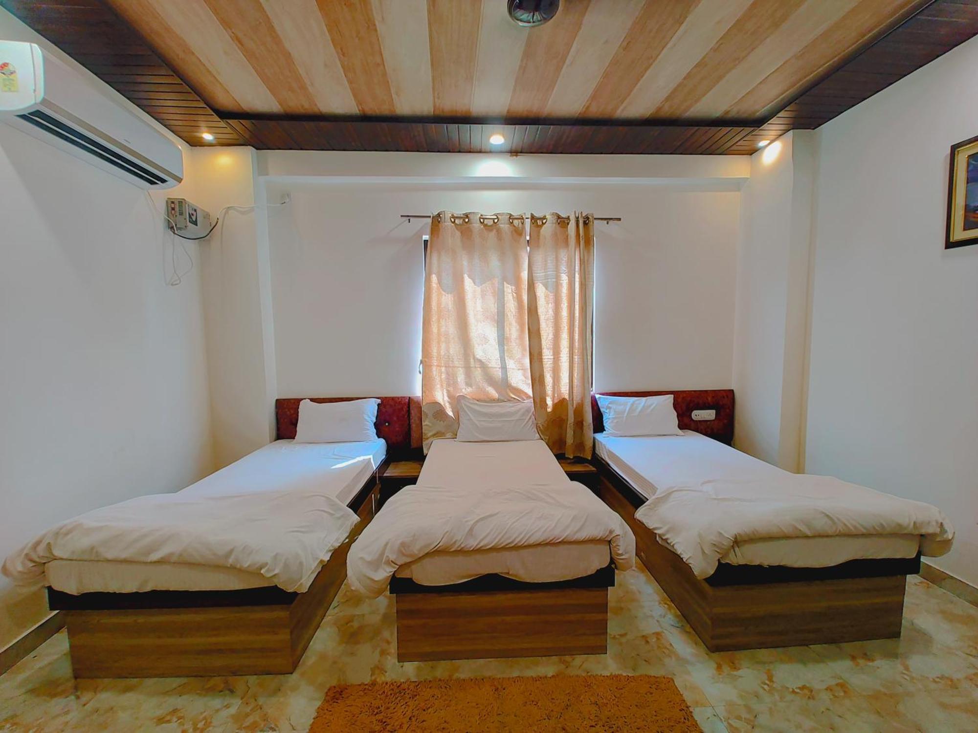 Elegance Hotel And Banquet Ayodhya Zewnętrze zdjęcie